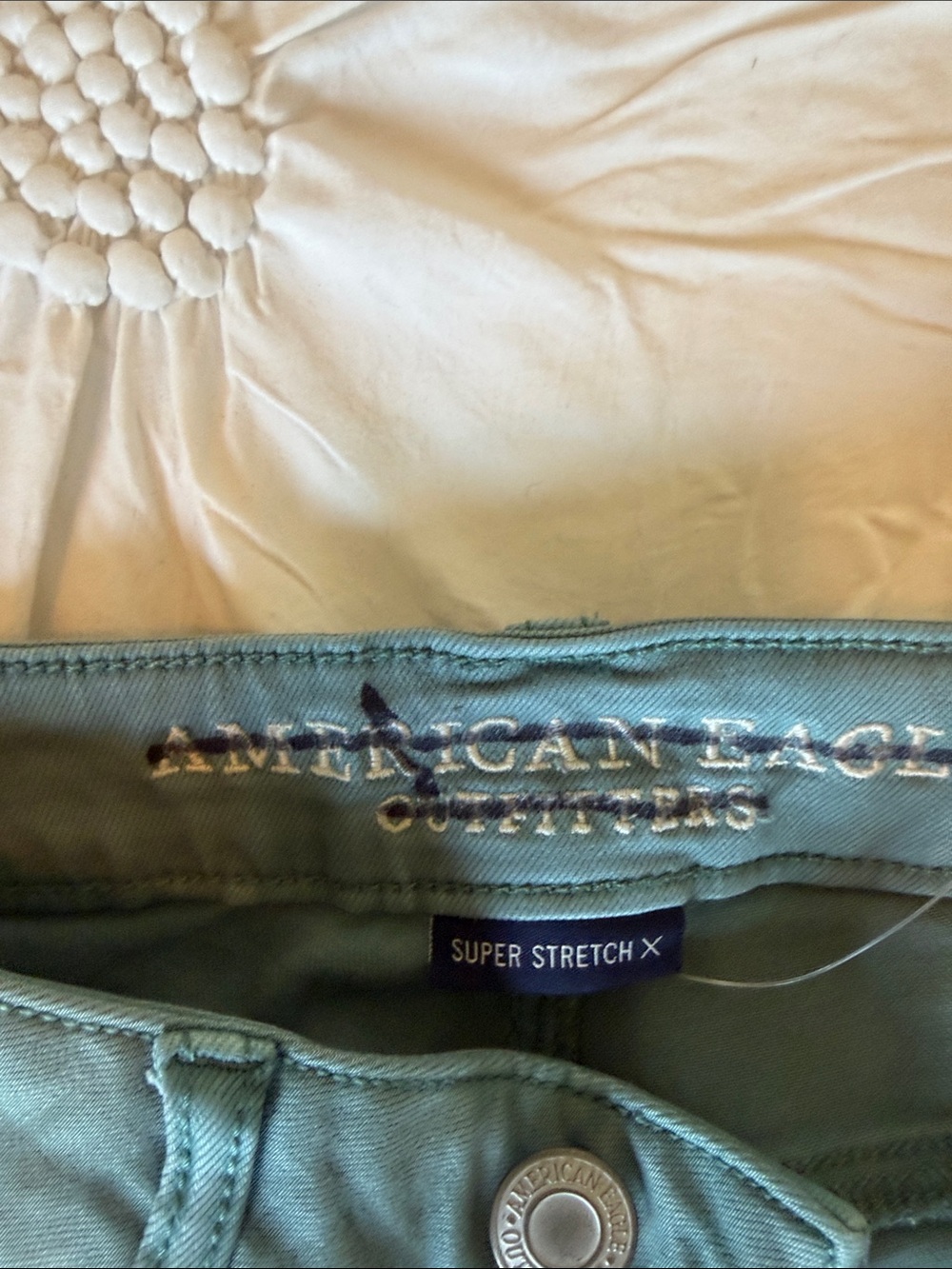 American Eagle Outfitters Olive/sage Green SUPER STRETCH Skinny Jeans. Size 2 - Picture 6 of 9